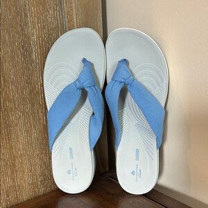 Clarks Cloudsteppers Women's Blue Sandals Flip Flops (like new)